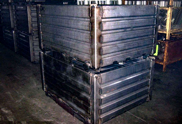 Rigid industrial steel container